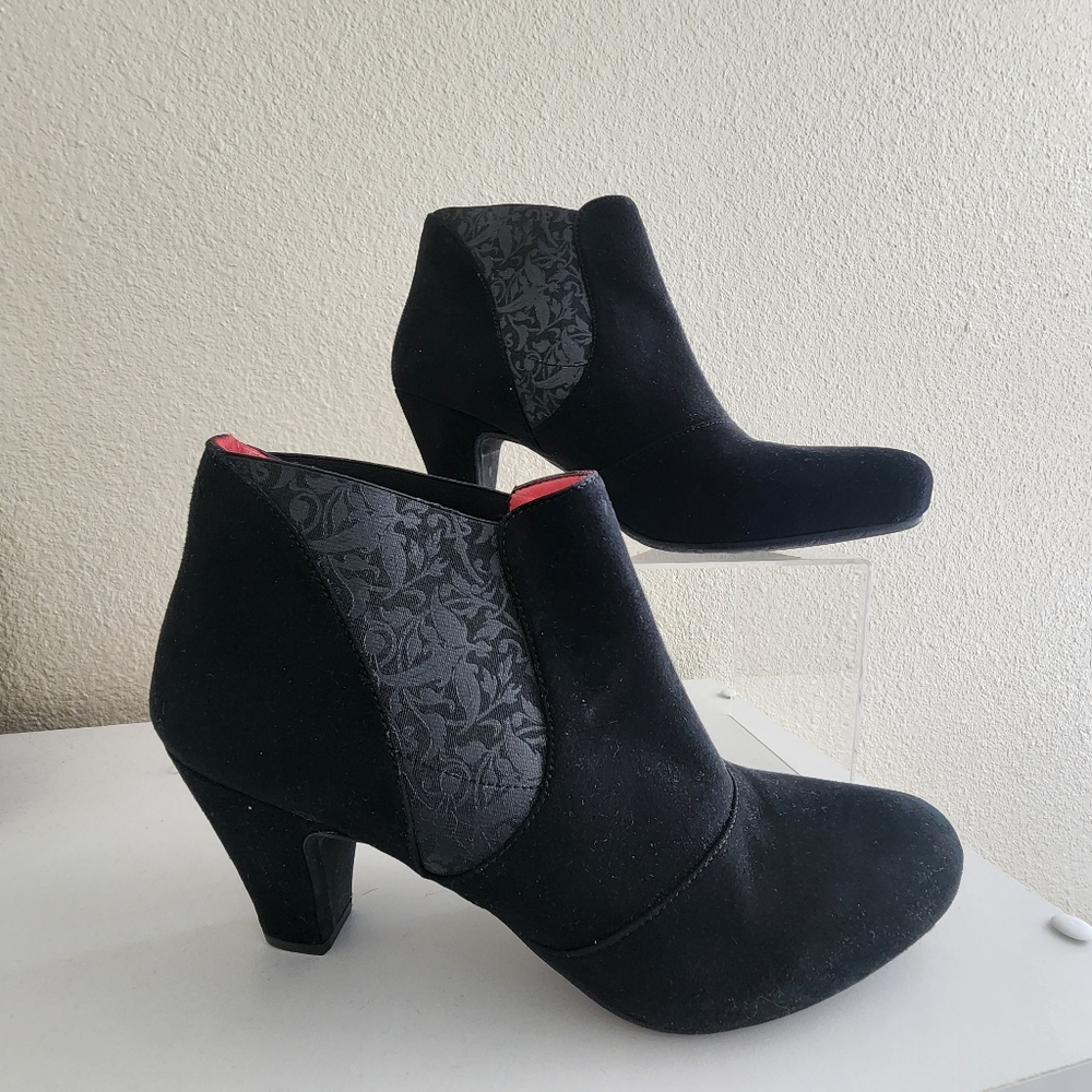 Pos Ole Rouge Black Suede Women's Ankle Booties Floral Side Panels 40 US 9